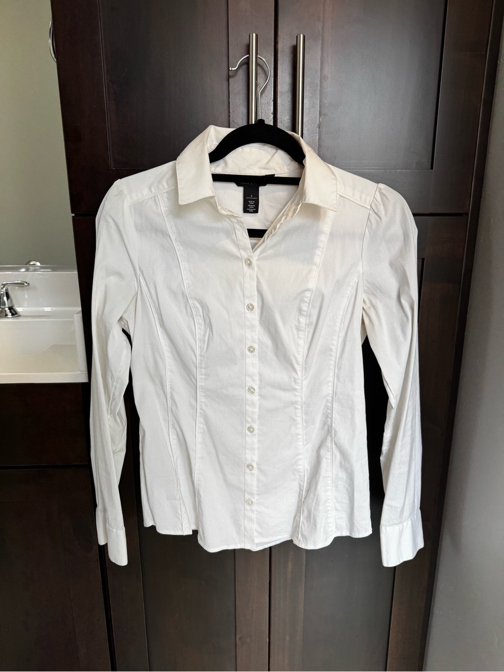 White House Black Market Women's White Button-Down Shirt - Fitted Silhouette
